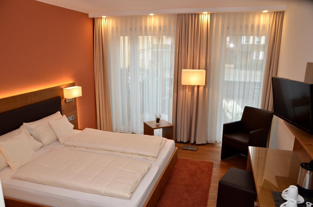 Seminarshof Hotel Тритенхайм Екстериор снимка